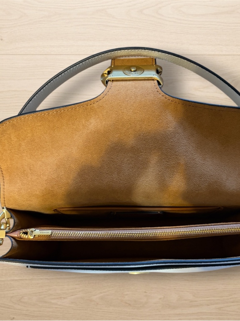 Coach Tabby Bag - Picture 4 of 6
